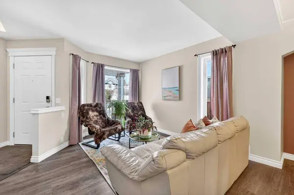 280 Mt Selkirk Close SE, Calgary, AB T2Z 2P7