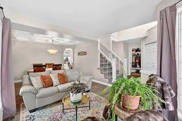 280 Mt Selkirk Close SE, Calgary, AB T2Z 2P7
