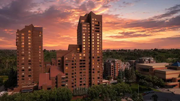 500 N Eau Claire AVE SW #201A, Calgary, AB T2P 3R8