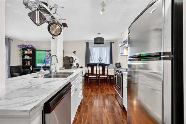 709 3 AVE NW #201, Calgary, AB T2L0V7