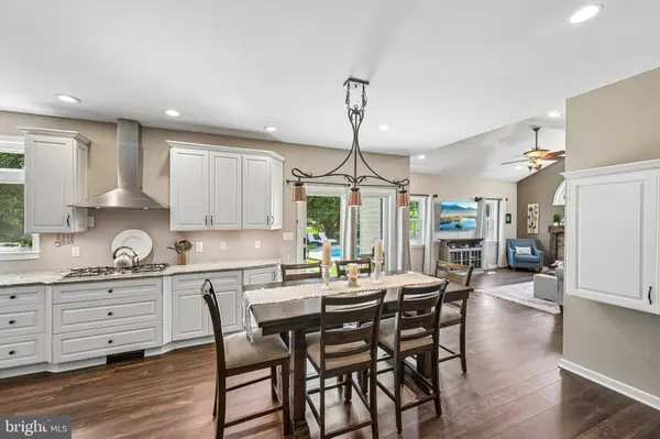 819 EDNA JANE LN, West Grove, PA 19390