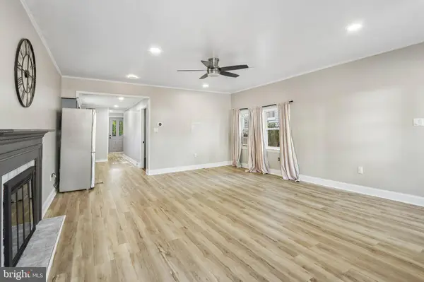 430 CHARMONT AVE, Folcroft, PA 19032