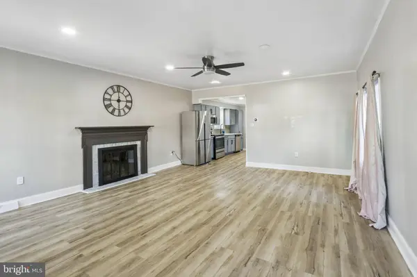 430 CHARMONT AVE, Folcroft, PA 19032