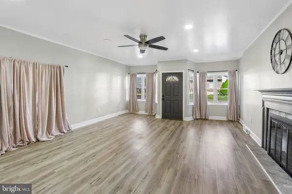 430 CHARMONT AVE, Folcroft, PA 19032