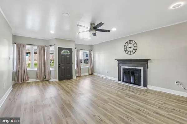 430 CHARMONT AVE, Folcroft, PA 19032