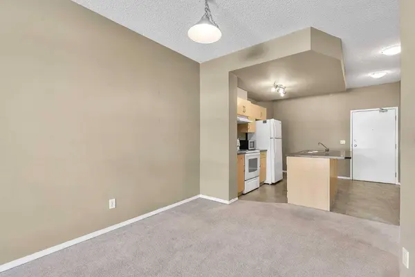 73 Erin Woods CT SE #1103, Calgary, AB T2B 3V2