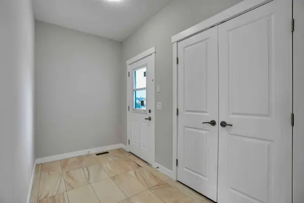 368 Nolanhurst CRES NW, Calgary, AB T3R 0Z1