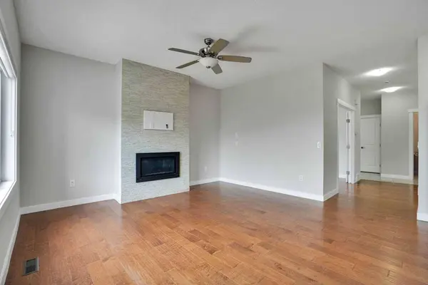 368 Nolanhurst CRES NW, Calgary, AB T3R 0Z1