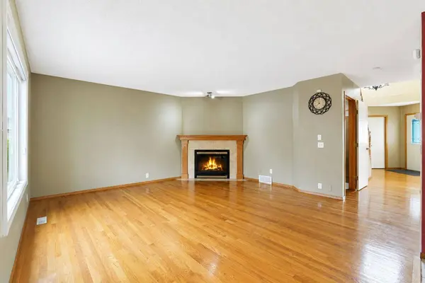 332 Harvest Hills DR NE, Calgary, AB T3K 4H7