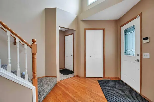 332 Harvest Hills DR NE, Calgary, AB T3K 4H7