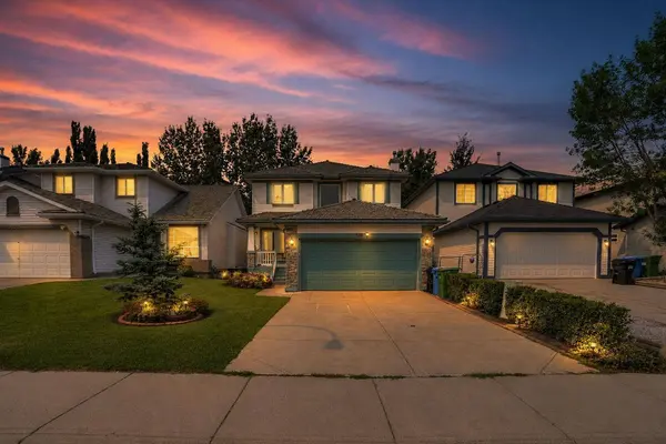 332 Harvest Hills DR NE, Calgary, AB T3K 4H7