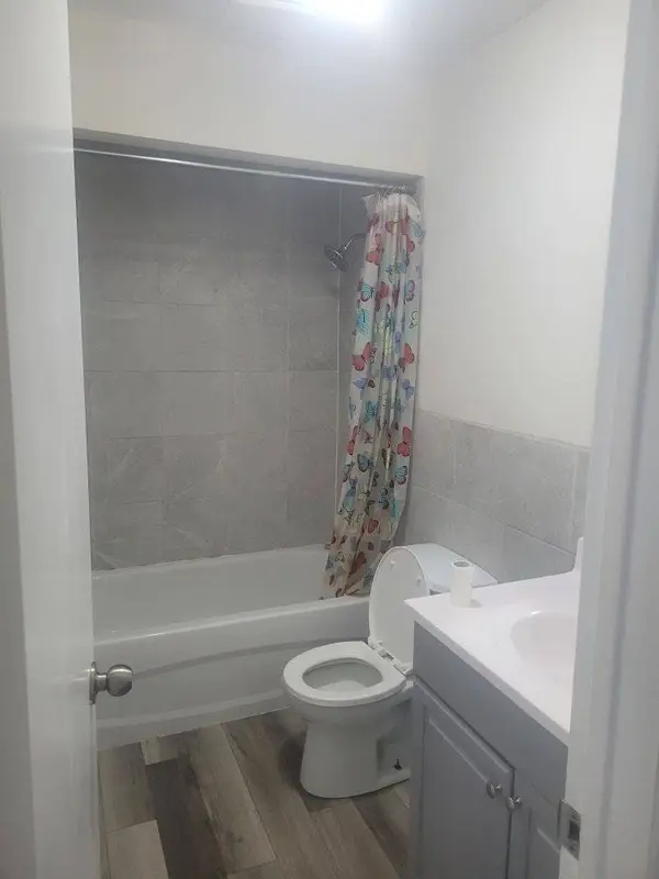 1335 King ST E, Oshawa, ON L1H 1J3