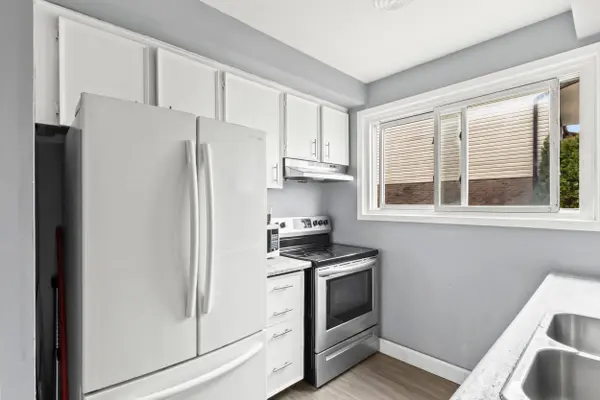 4 Tiffany PL #4, Quinte West, ON K8V 6A3