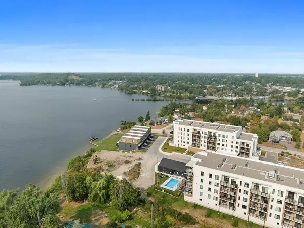 19B West ST N #402, Kawartha Lakes, ON K0M 1N0