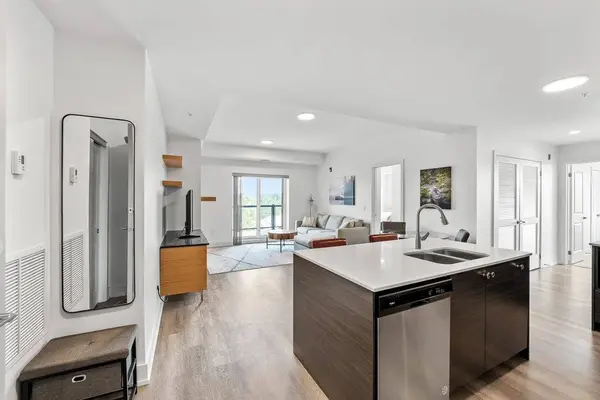19B West ST N #402, Kawartha Lakes, ON K0M 1N0