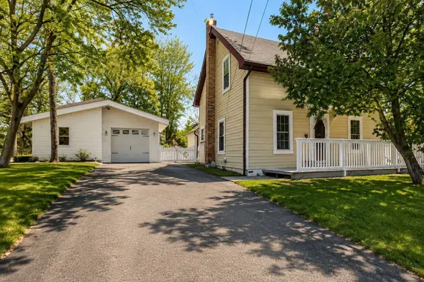 3472 Monck RD