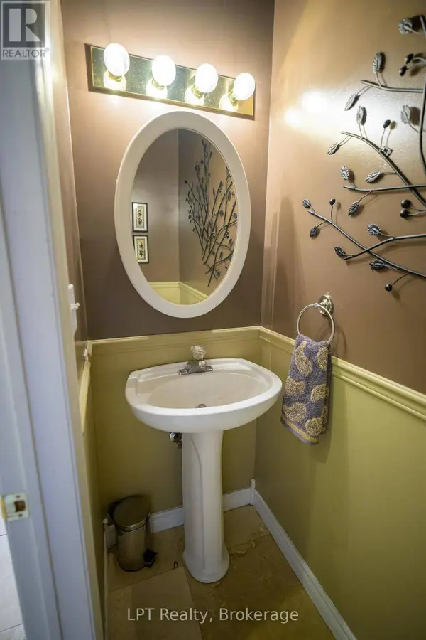 317 Queen ST #302, Chatham-kent (chatham), ON N7M2H7