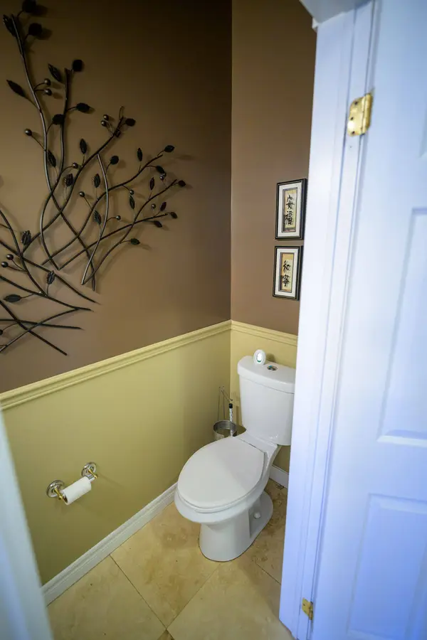 317 Queen ST #302, Chatham-kent, ON N7M 2H7