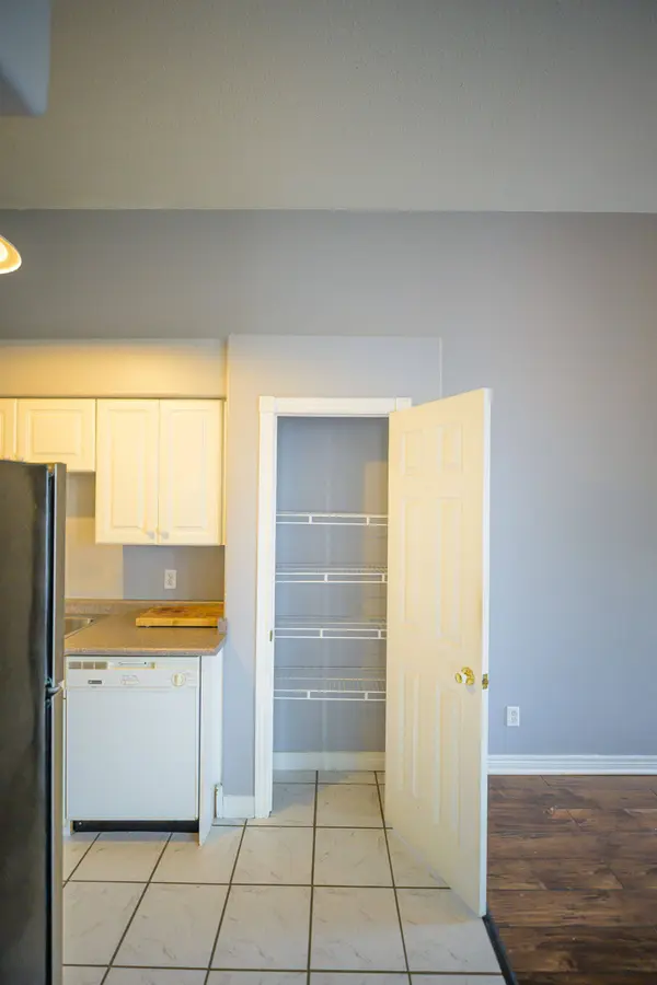 317 Queen ST #304, Chatham-kent, ON N7M 2H7