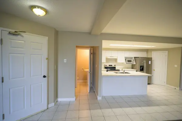 317 Queen ST #103, Chatham-kent, ON N7M 2H7