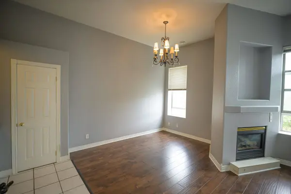 317 Queen ST #304, Chatham-kent, ON N7M 2H7