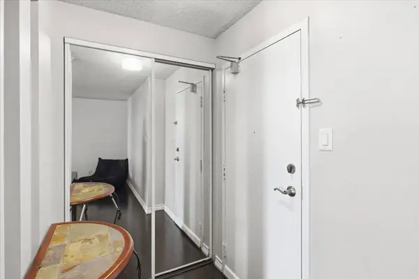 633 Bay ST #2721, Toronto C01, ON M5G 2G4