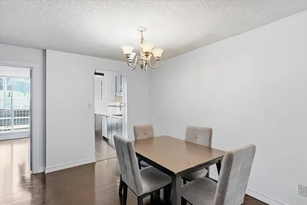 633 Bay ST #2721, Toronto C01, ON M5G 2G4