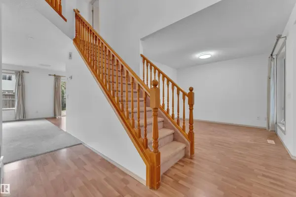 14031 136 ST NW, Edmonton, AB T6V 1W8