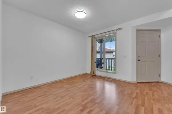 14031 136 ST NW, Edmonton, AB T6V 1W8