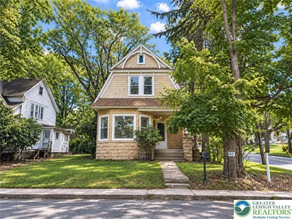 40 Fairview AVE