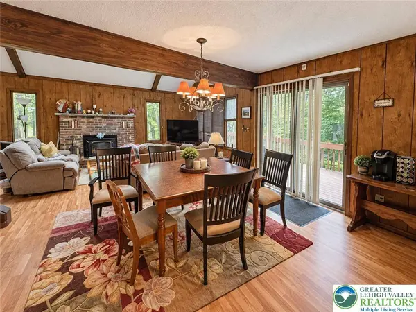 107 Lake DR W, Clifton Twp, PA 18424