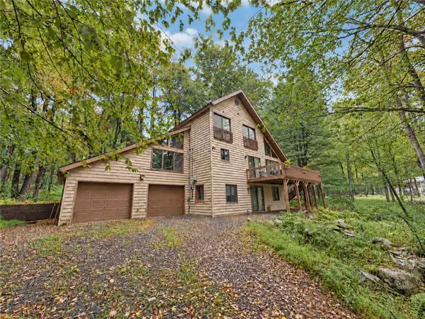 107 Lake DR W