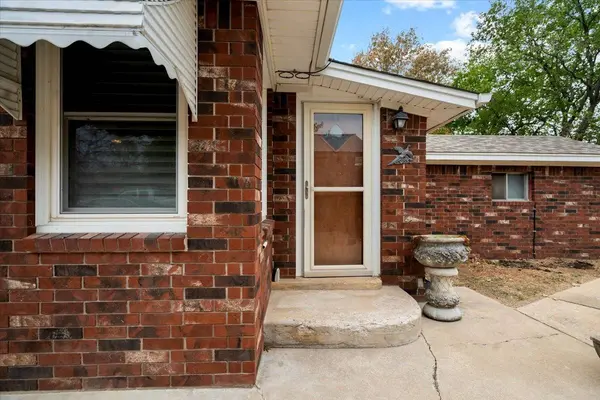13723 E 56th ST N, Owasso, OK 74055