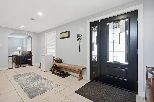 808 Elginfield RD, North Middlesex, ON N0M 2K0