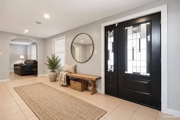 808 Elginfield RD, North Middlesex, ON N0M 2K0