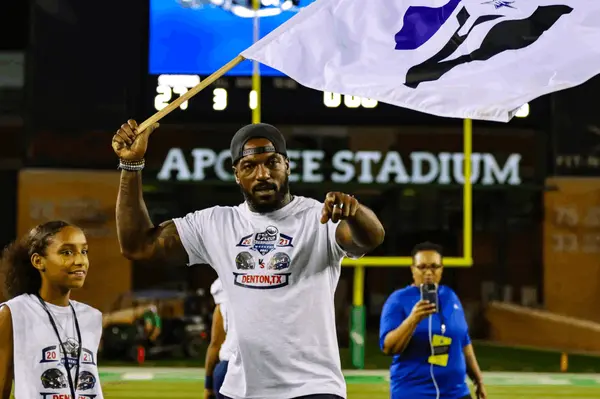 NFL ALL-PRO LINEBACKER PATRICK WILLIS