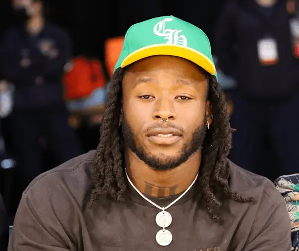 NFL ALL-PRO RUNNING BACK ALVIN KAMARA