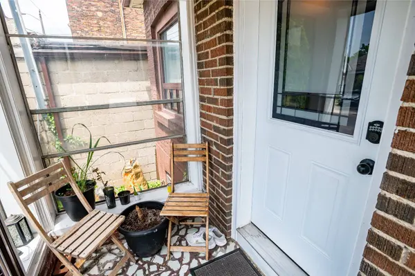 541 Vaughan RD, Toronto C03, ON M6C 2R2