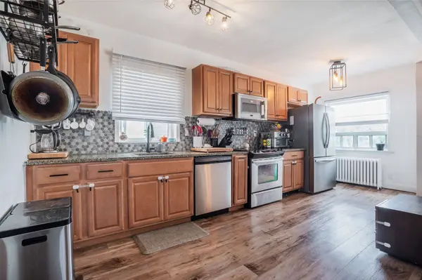541 Vaughan RD, Toronto C03, ON M6C 2R2