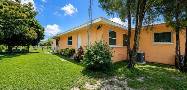 105 WIGGINS AVE, Avon Park, FL 33825