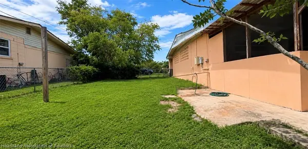 105 WIGGINS AVE, Avon Park, FL 33825