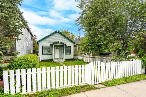 919 20 AVE NW, Calgary, AB T2M 1E6