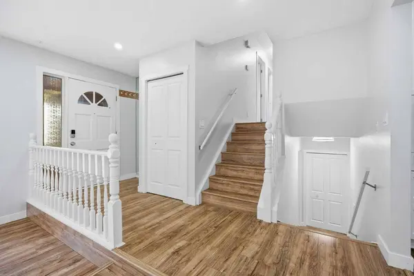 187 Templeton CIR NE, Calgary, AB T1Y 4G6