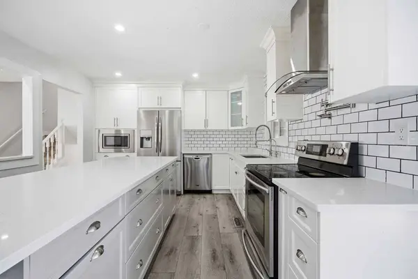 187 Templeton CIR NE, Calgary, AB T1Y 4G6