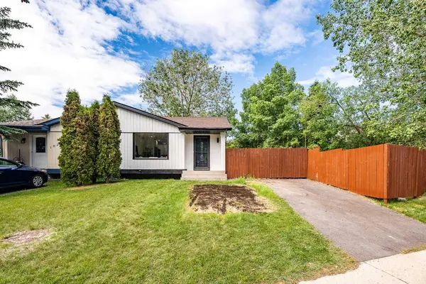1060 Ranchview RD NW, Calgary, AB T3G 1R9