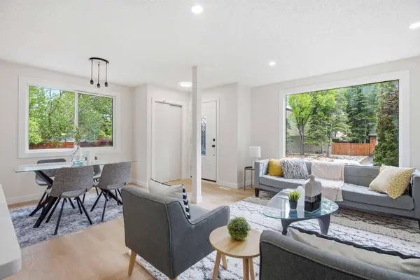 1060 Ranchview RD NW, Calgary, AB T3G 1R9