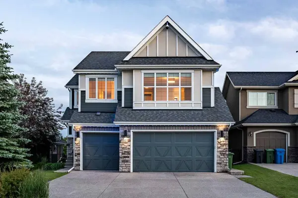 201 Stonemere Bay, Chestermere, AB T1X 0S1