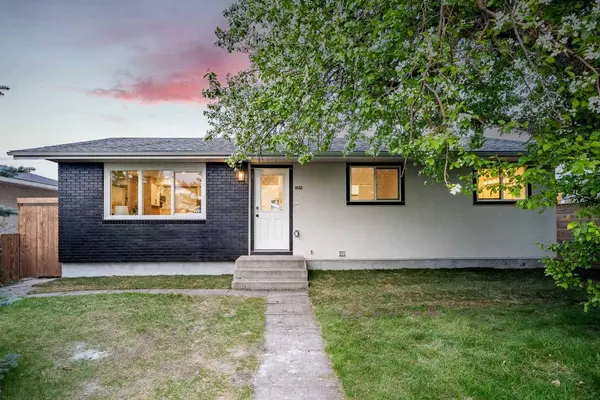 9532 Allison DR SE, Calgary, AB T2J 1B5