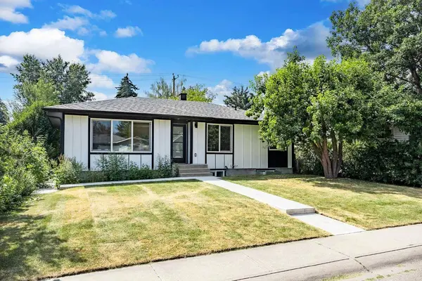 451 Arlington DR SE, Calgary, AB T2H 1S4