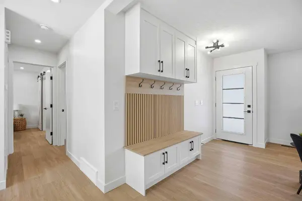 451 Arlington DR SE, Calgary, AB T2H 1S4